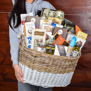 Luxury Gift Basket With Cheese Crackers And Cookies