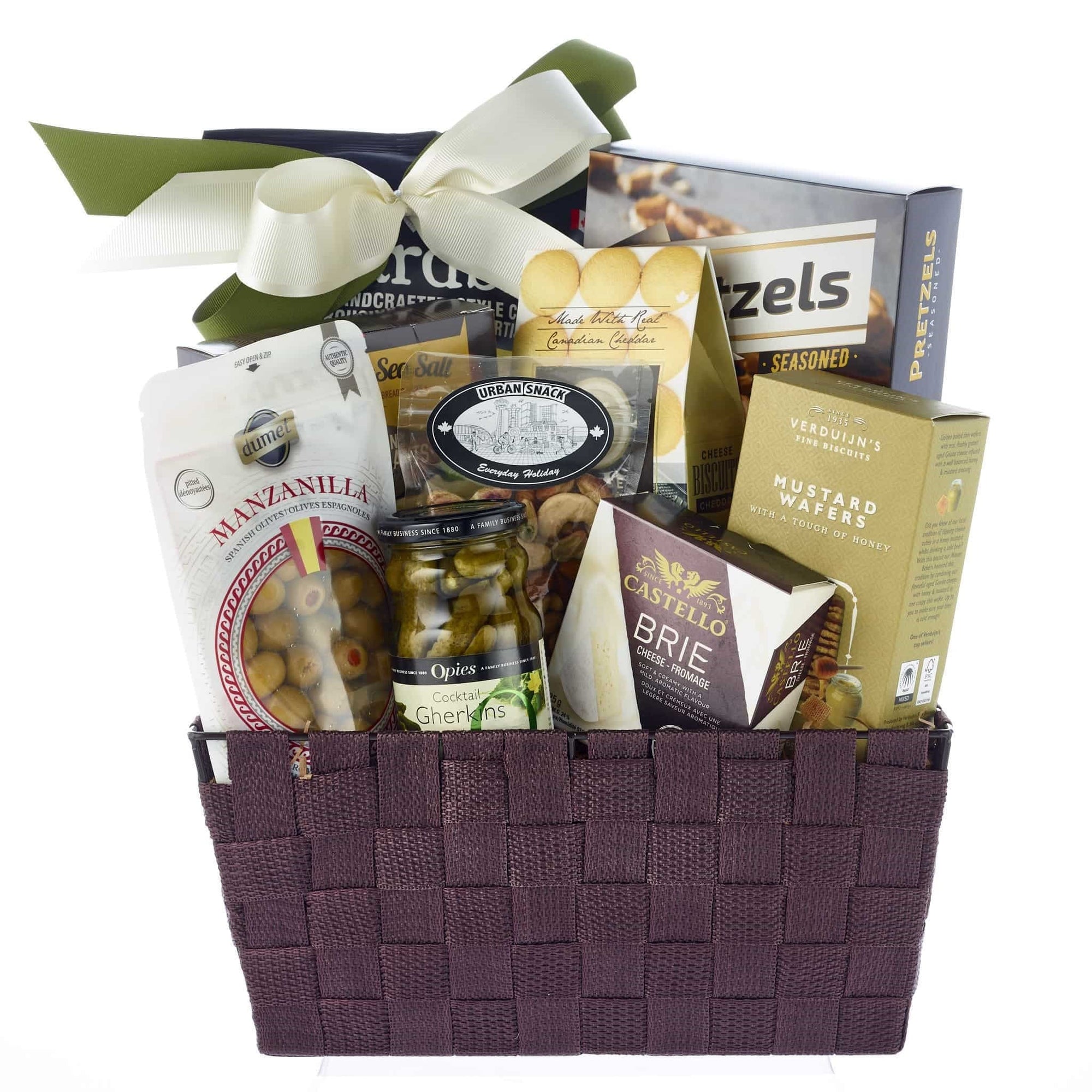 Savoury cheese and crackers gourmet hamper